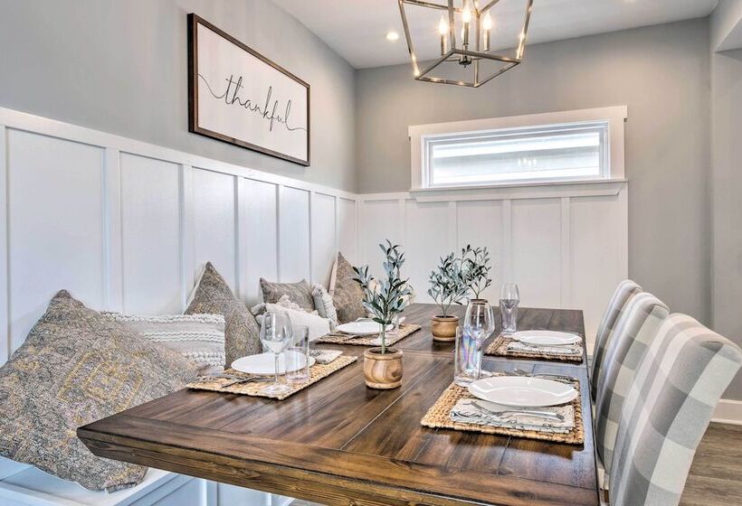 Family Friendly Home Near Noblesville Square!