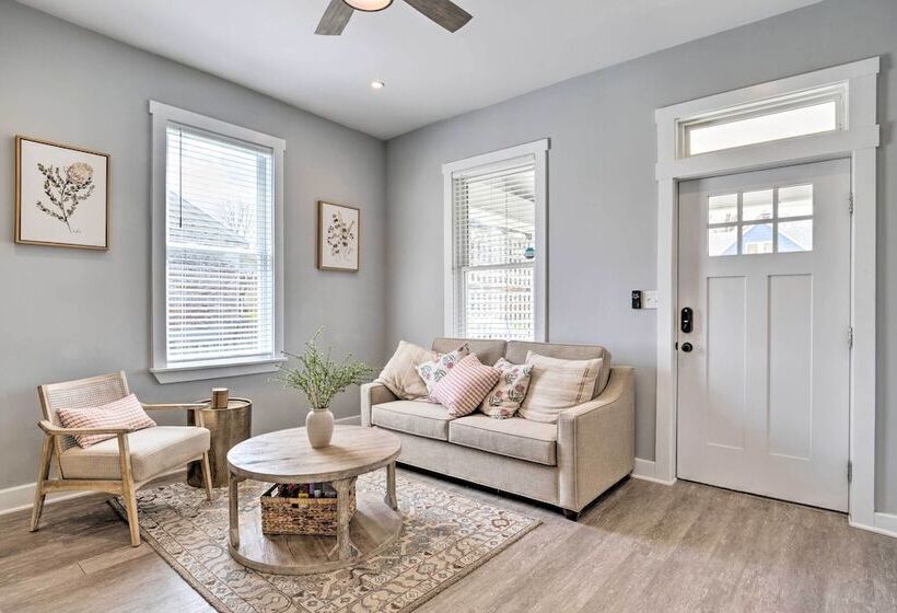 Family Friendly Home Near Noblesville Square!