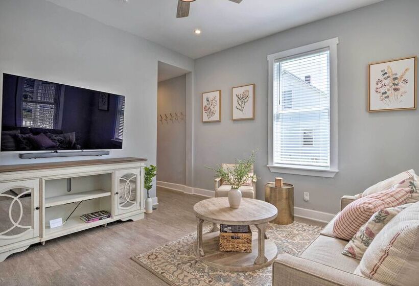 Family Friendly Home Near Noblesville Square!