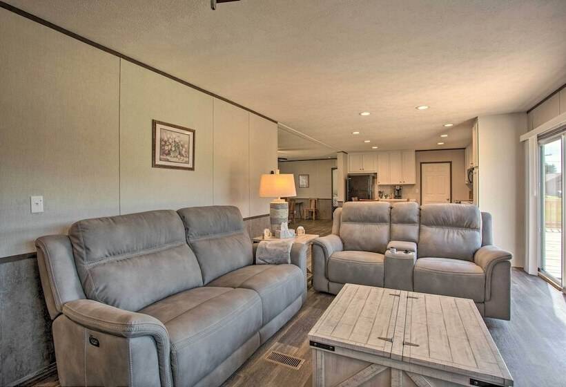 Family Friendly Madill Home: Peaceful Setting