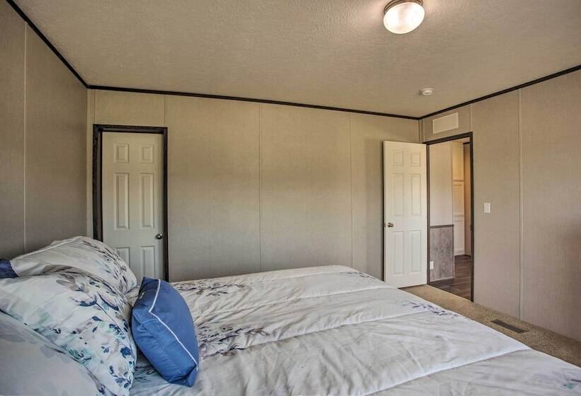 Family Friendly Madill Home: Peaceful Setting