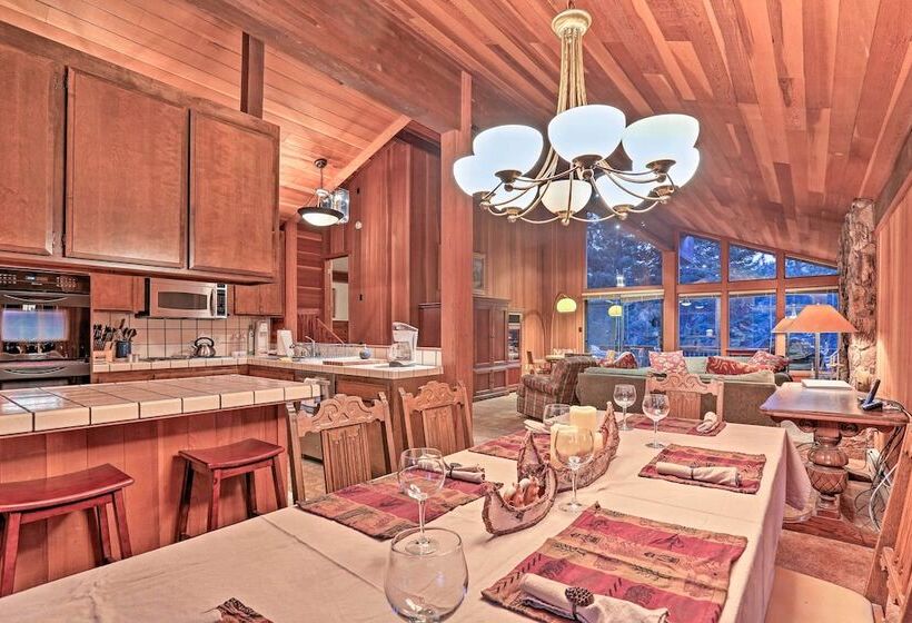 Family Friendly Truckee Cabin Near Ski Shuttle!