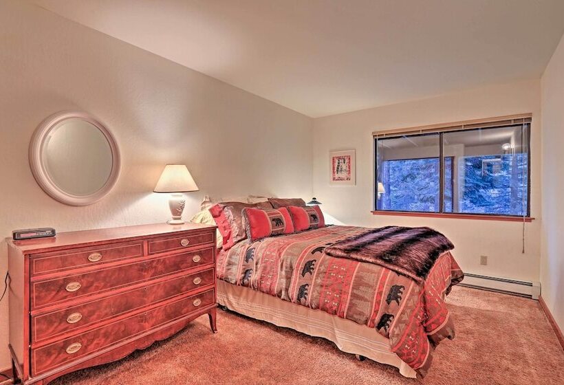 Family Friendly Truckee Cabin Near Ski Shuttle!