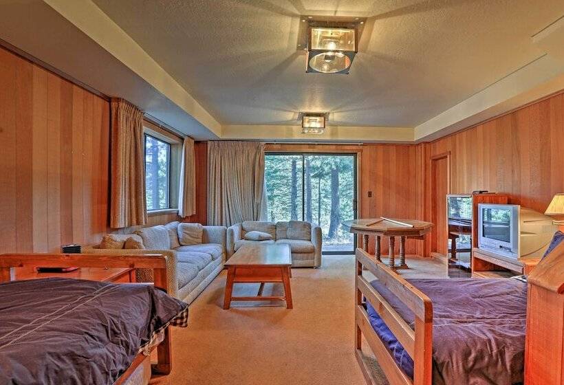 Family Friendly Truckee Cabin Near Ski Shuttle!