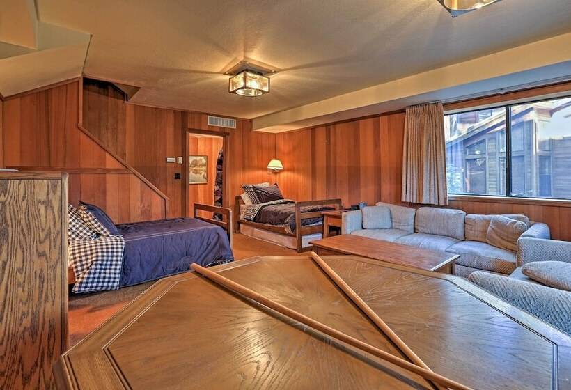 Family Friendly Truckee Cabin Near Ski Shuttle!