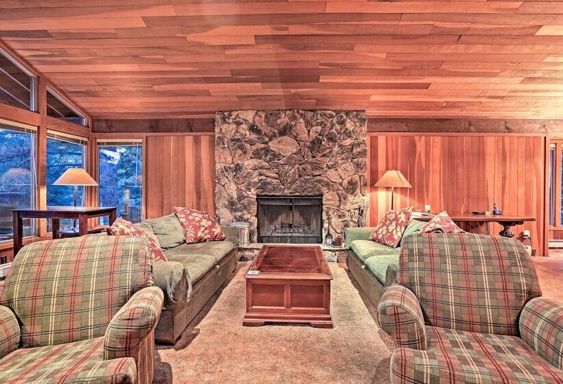 Family Friendly Truckee Cabin Near Ski Shuttle!