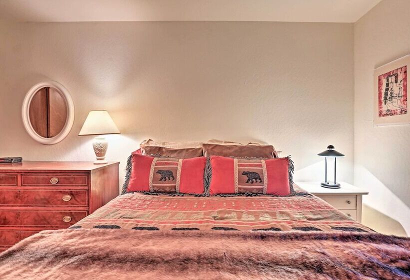 Family Friendly Truckee Cabin Near Ski Shuttle!