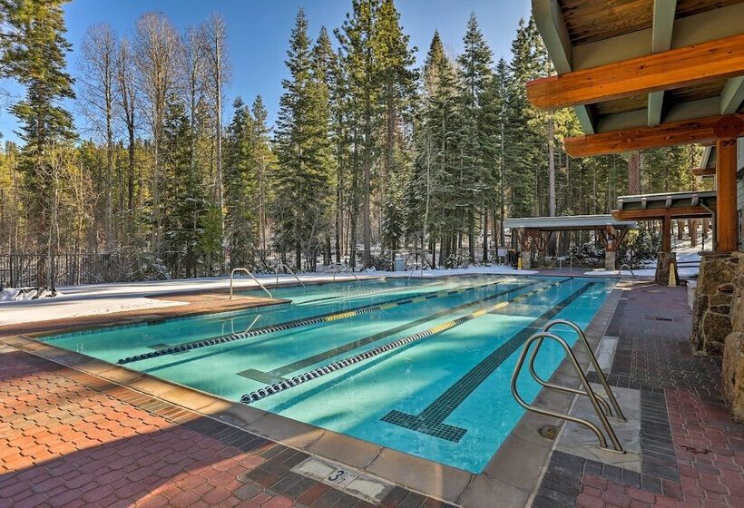 Family Friendly Truckee Cabin Near Ski Shuttle!