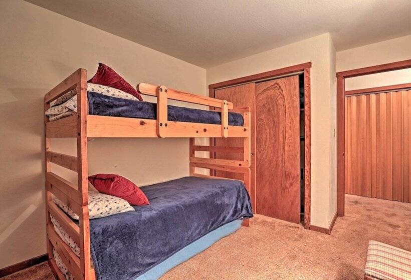 Family Friendly Truckee Cabin Near Ski Shuttle!