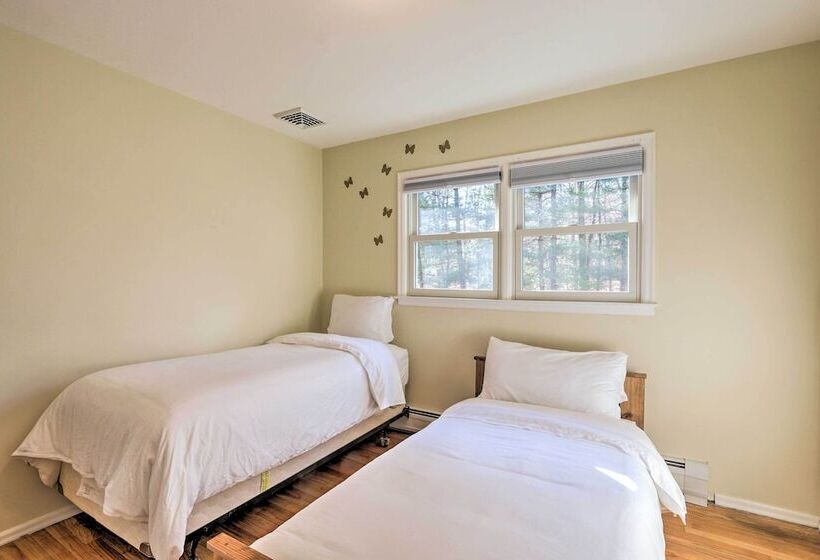 Family Friendly Woodbury Home With Yard + Deck!