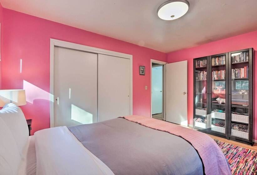 Family Friendly Woodbury Home With Yard + Deck!