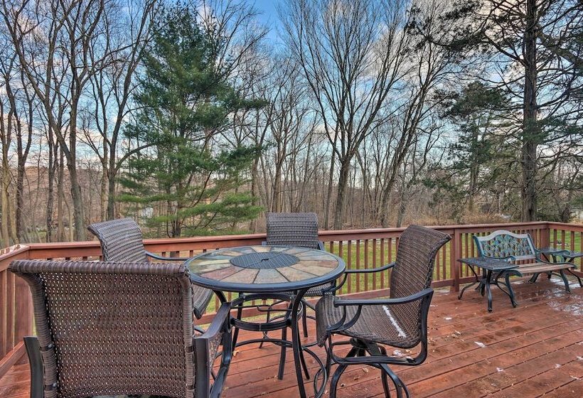 Family Friendly Woodbury Home With Yard + Deck!