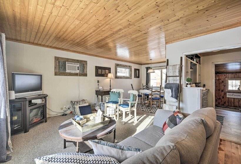 Family Home   Walk To Town & Balsam Lake!