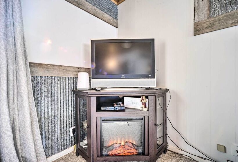 Family Home   Walk To Town & Balsam Lake!