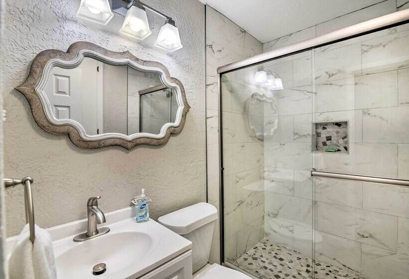 Freeport Home W/ Deck & Grill, Near Boat Ramp