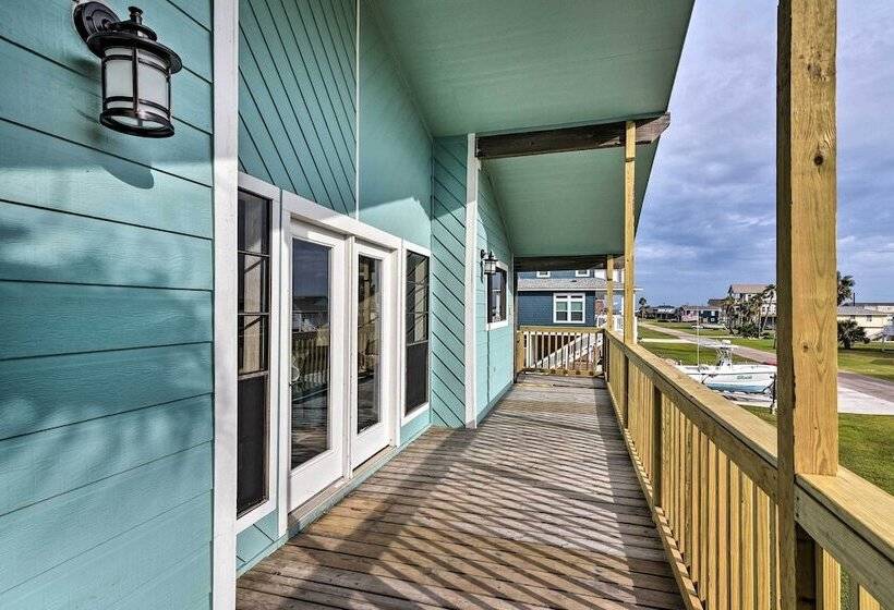 Freeport Home W/ Deck & Grill, Near Boat Ramp