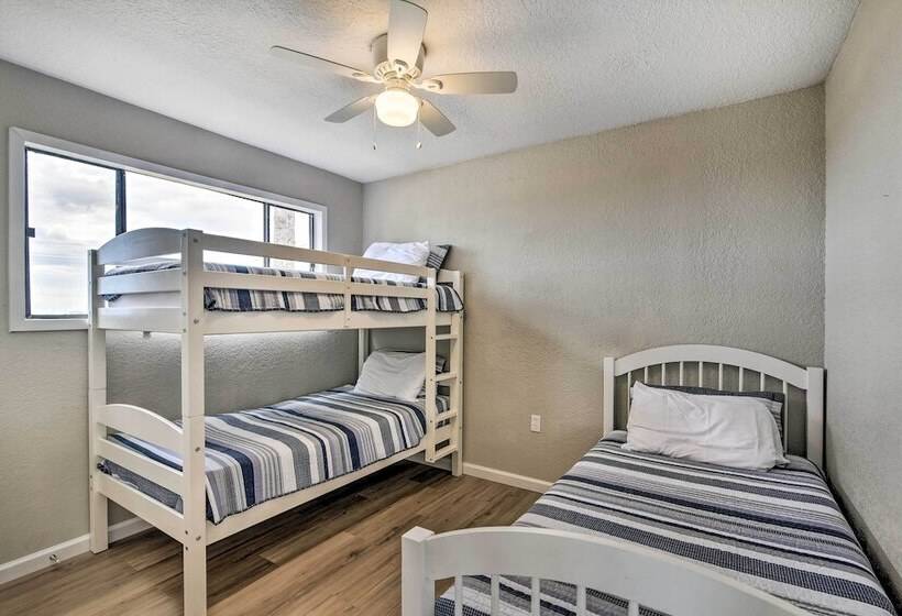 Freeport Home W/ Deck & Grill, Near Boat Ramp