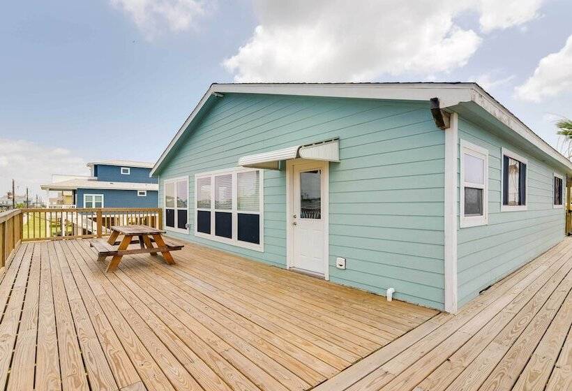 Freeport Home W/ Deck & Grill, Near Boat Ramp