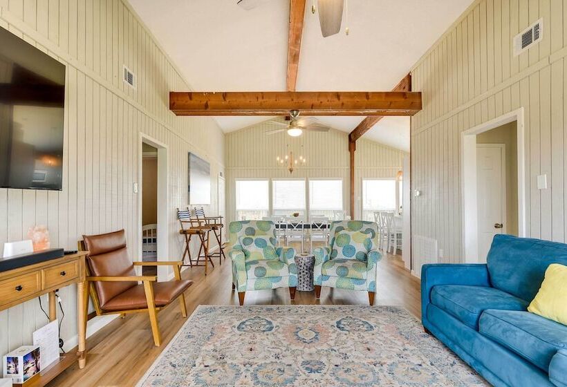 Freeport Home W/ Deck & Grill, Near Boat Ramp