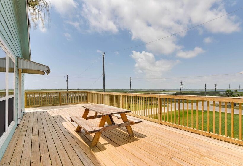 Freeport Home W/ Deck & Grill, Near Boat Ramp