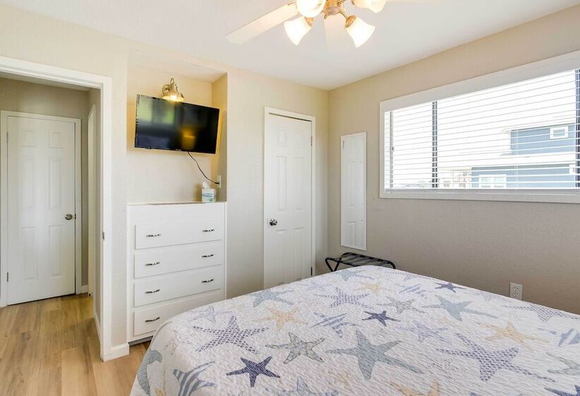 Freeport Home W/ Deck & Grill, Near Boat Ramp