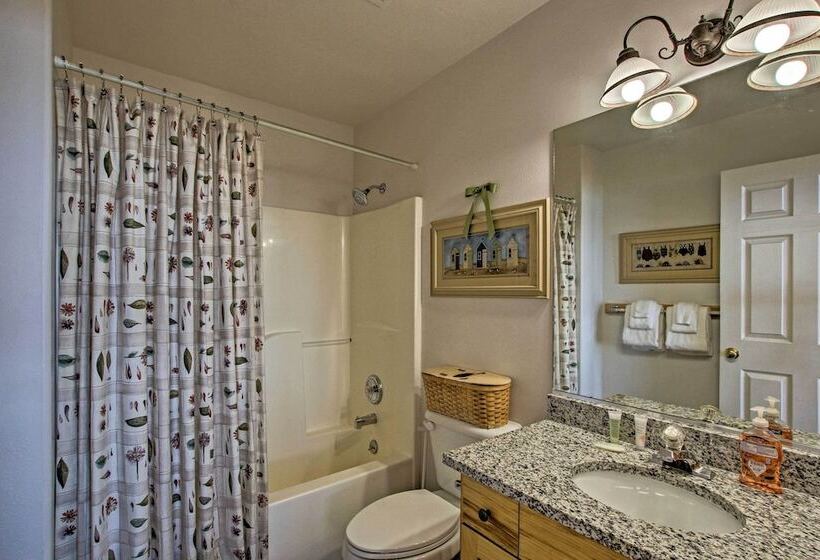 Garden City Lake House: Hot Tub & Views!