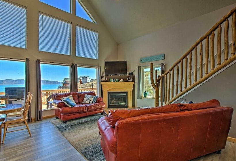 Garden City Lake House: Hot Tub & Views!