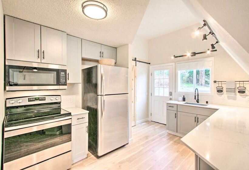 Geodesic Dome House W/ Scenic Views + Hot Tub