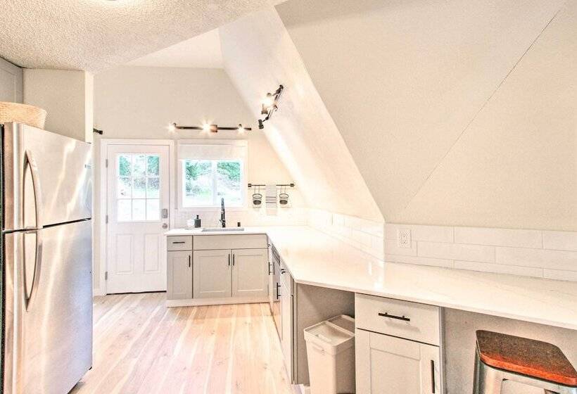 Geodesic Dome House W/ Scenic Views + Hot Tub