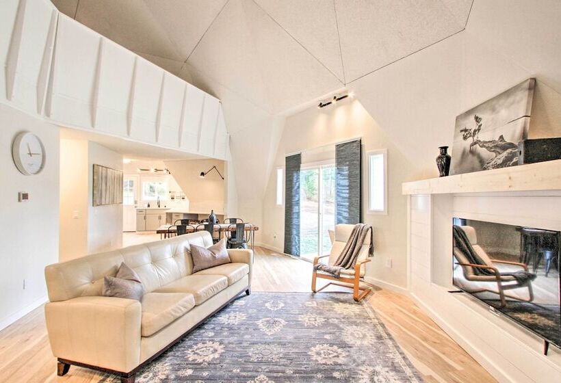 Geodesic Dome House W/ Scenic Views + Hot Tub