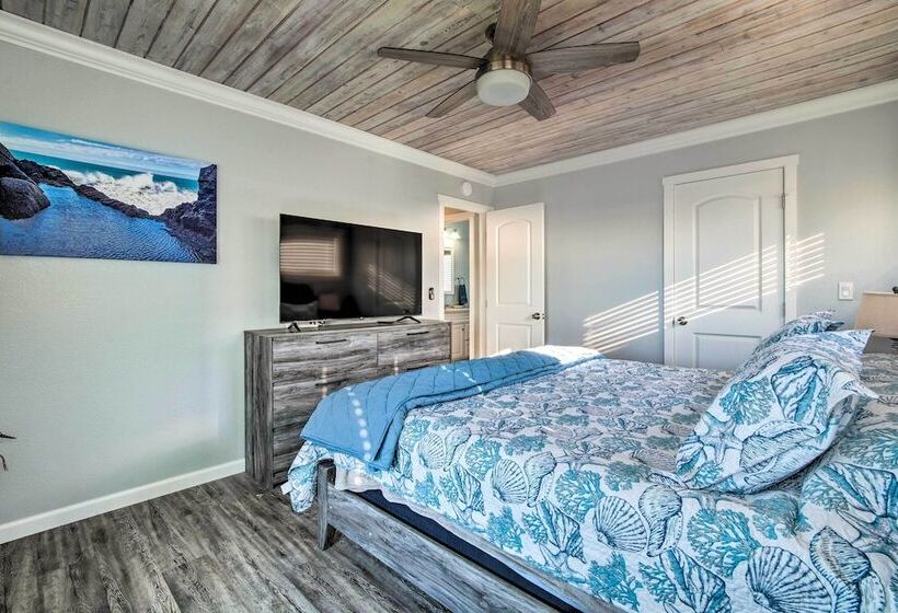 Gold Beach Home W/ Hot Tub, 1/4 Mi To Beach!