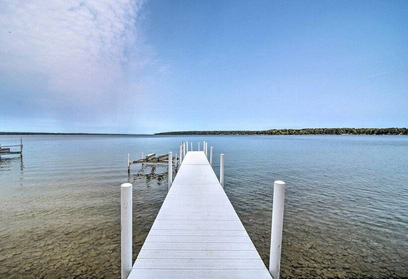 Gorgeous 3 Season Lakefront Escape W/ Private Dock