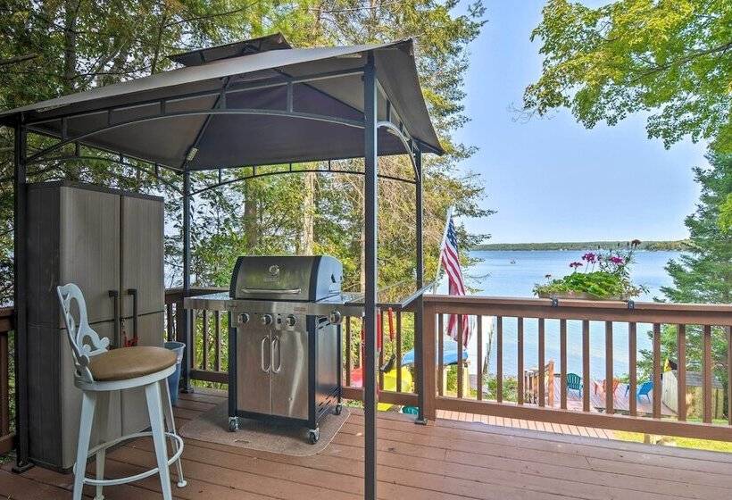 Gorgeous 3 Season Lakefront Escape W/ Private Dock