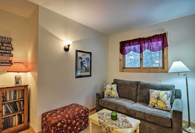 Gorgeous 3 Season Lakefront Escape W/ Private Dock