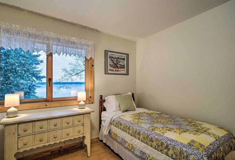 Gorgeous 3 Season Lakefront Escape W/ Private Dock