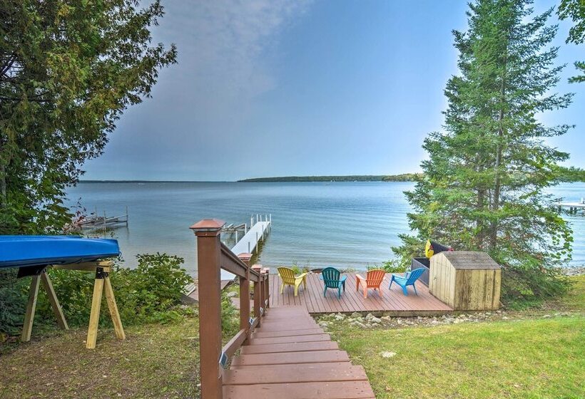 Gorgeous 3 Season Lakefront Escape W/ Private Dock