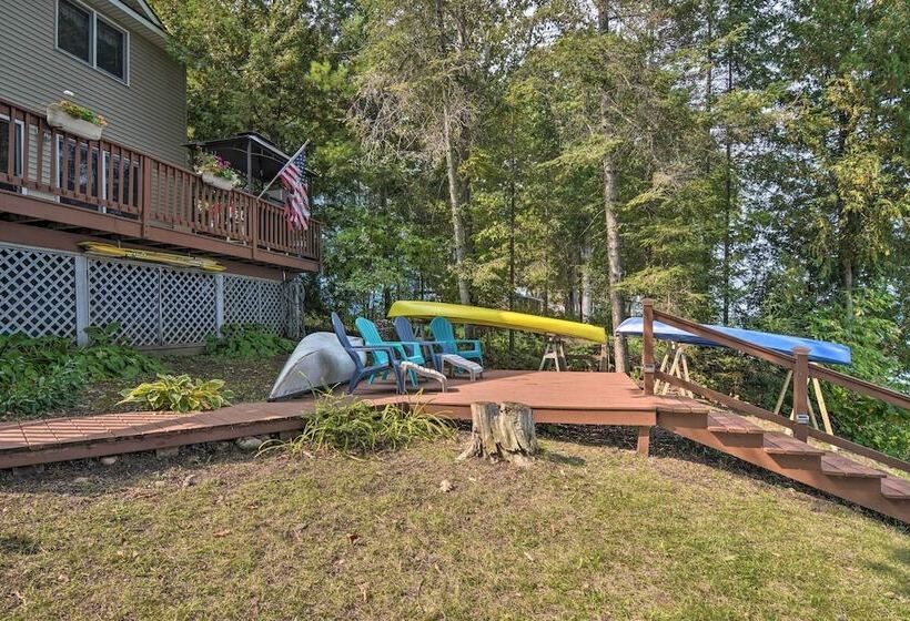 Gorgeous 3 Season Lakefront Escape W/ Private Dock