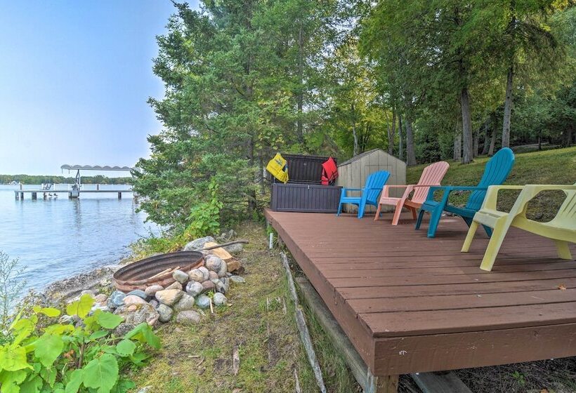 Gorgeous 3 Season Lakefront Escape W/ Private Dock