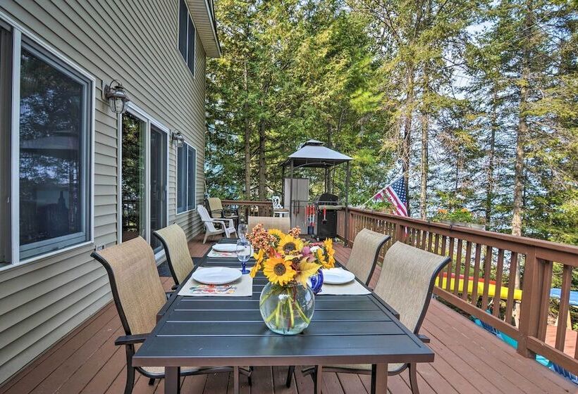 Gorgeous 3 Season Lakefront Escape W/ Private Dock