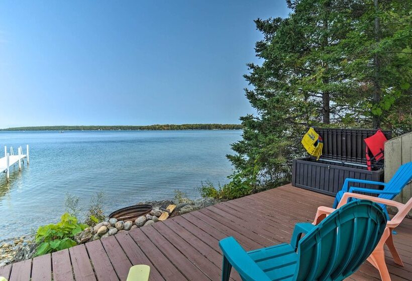 Gorgeous 3 Season Lakefront Escape W/ Private Dock