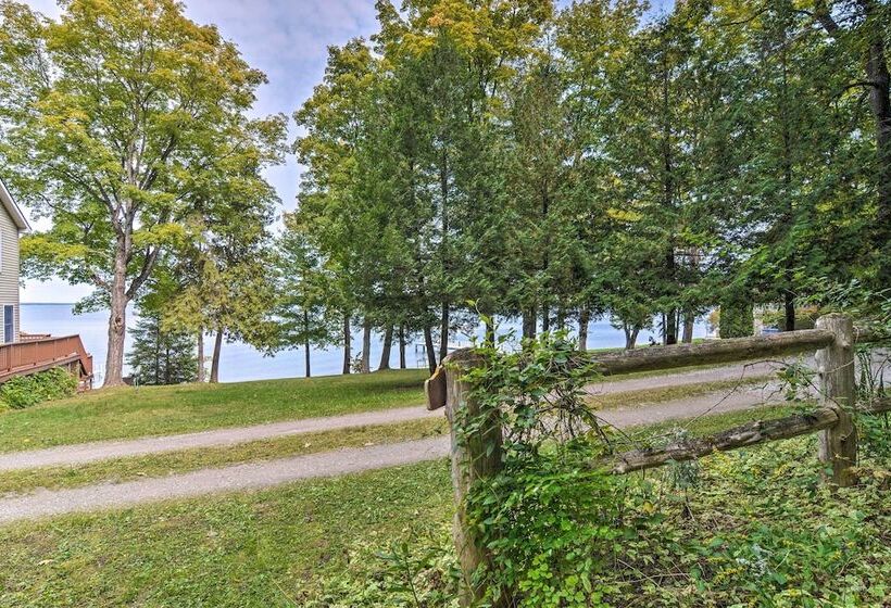 Gorgeous 3 Season Lakefront Escape W/ Private Dock