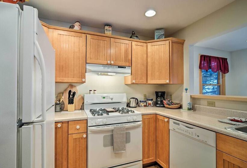 Gorgeous 3 Season Lakefront Escape W/ Private Dock