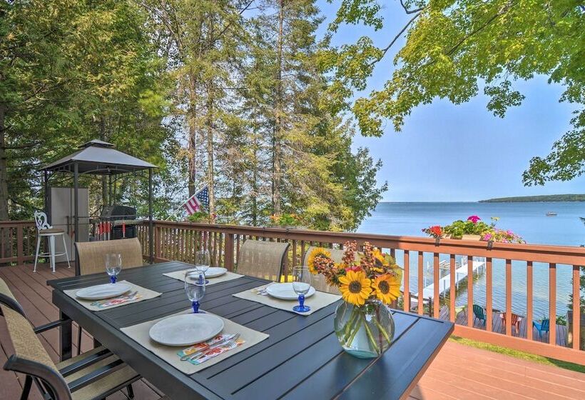 Gorgeous 3 Season Lakefront Escape W/ Private Dock