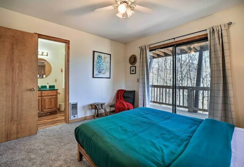 Gorgeous, Sundappled Maggie Valley Cabin