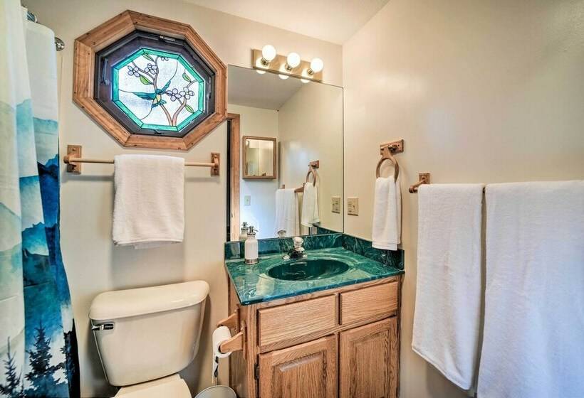 Gorgeous, Sundappled Maggie Valley Cabin