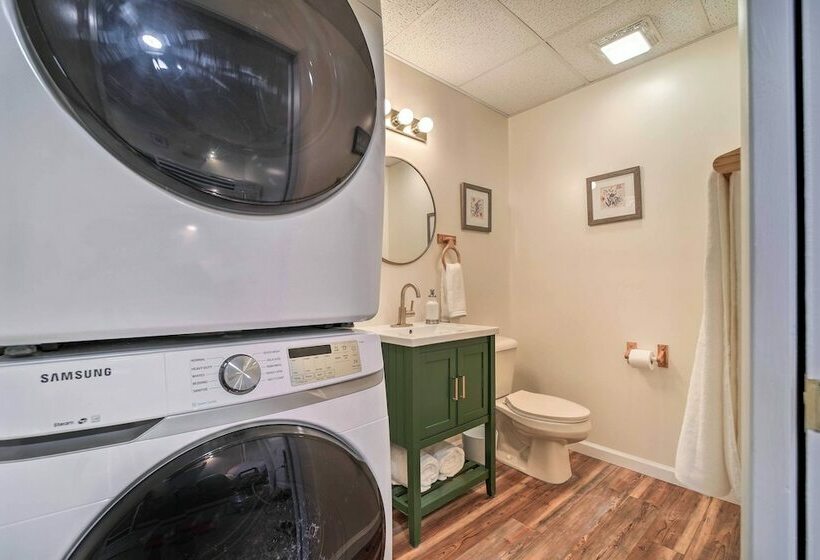 Gorgeous, Sundappled Maggie Valley Cabin