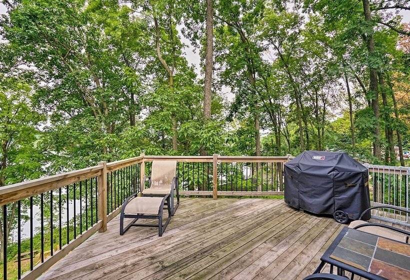 Grand Rapids Area Lakefront House W/ Dock