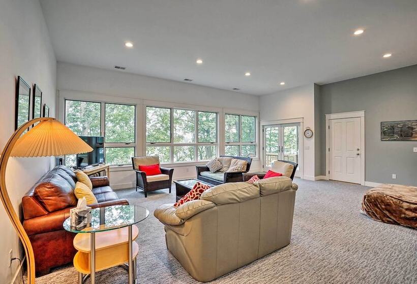 Grand Rapids Area Lakefront House W/ Dock