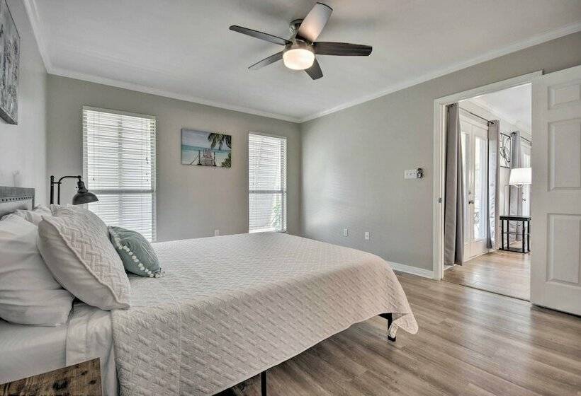 Gulf Breeze Retreat < 4 Mi To Beach Access!