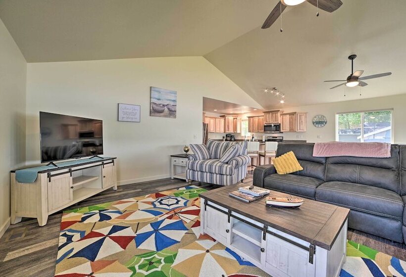 Hale/long Lake Retreat W/ Kayaks & Boat Dock